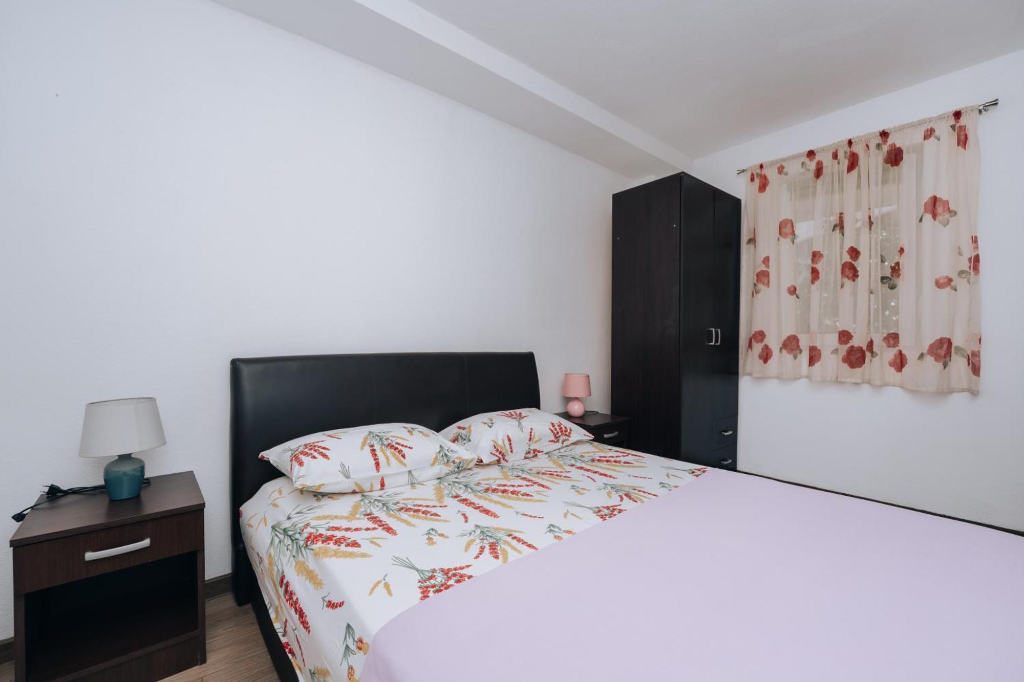 Paradise Bay Apartments โกตอร์ ภายนอก รูปภาพ