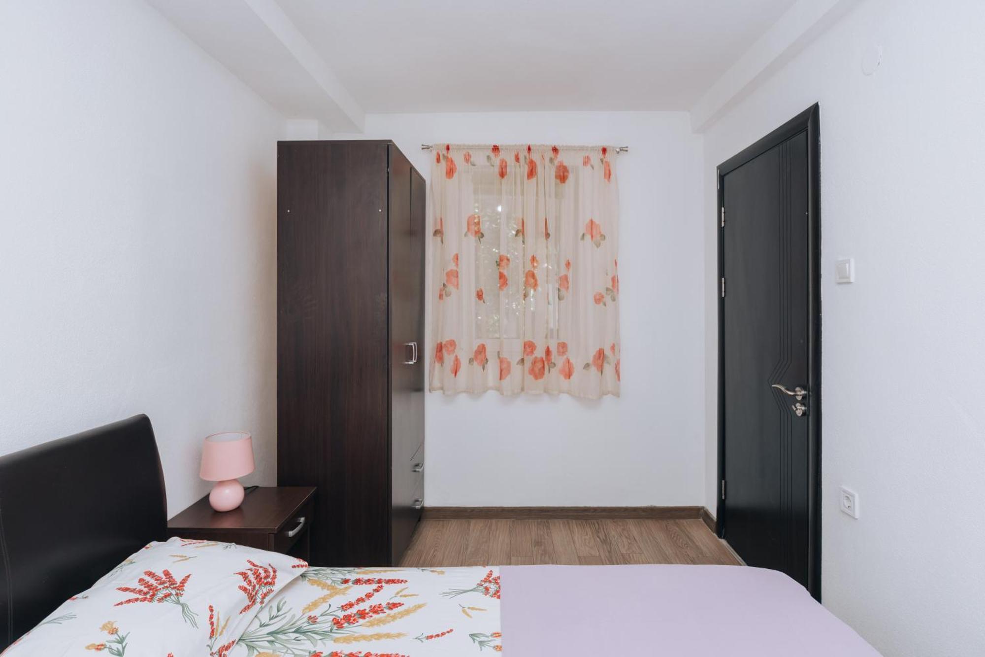 Paradise Bay Apartments โกตอร์ ภายนอก รูปภาพ