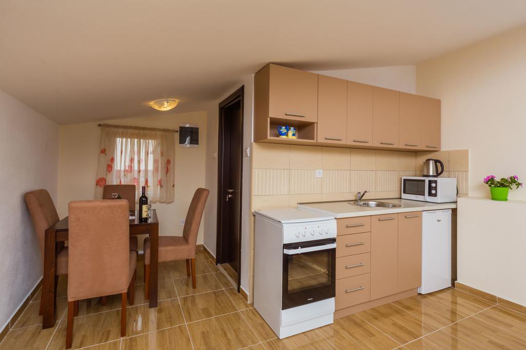 Paradise Bay Apartments โกตอร์ ภายนอก รูปภาพ